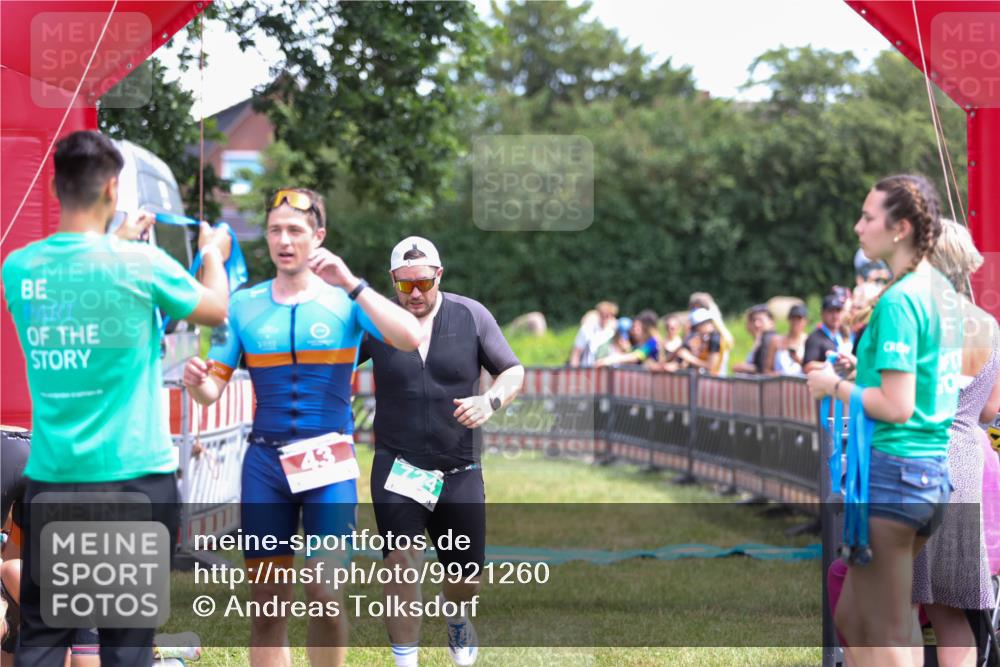 21.06.2026 - 29. Vierlanden-Triathlon Andreas Tolksdorf http://msf.ph/oto/9921260 21.06.2026 13:28:07 Ziel 724, 1020 meine-sportfotos.de