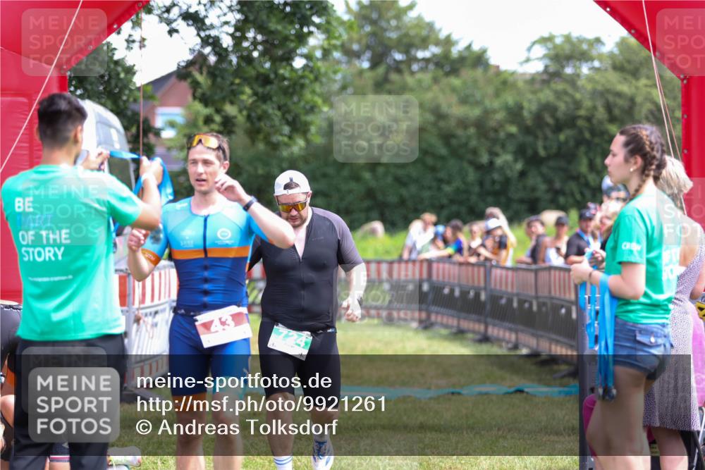 21.06.2026 - 29. Vierlanden-Triathlon Andreas Tolksdorf http://msf.ph/oto/9921261 21.06.2026 13:28:07 Ziel 724, 1020 meine-sportfotos.de