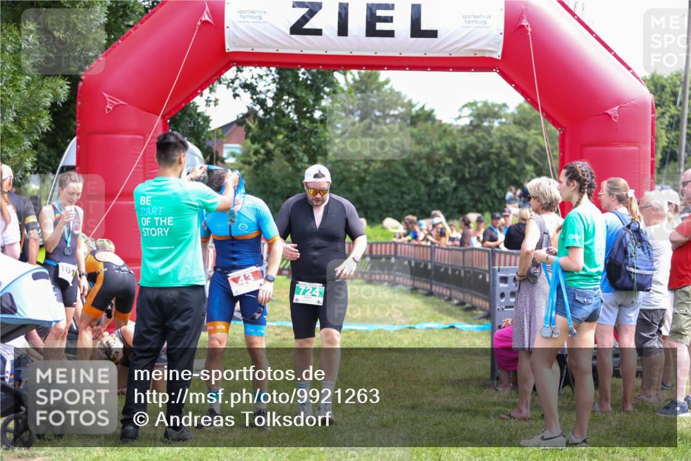 21.06.2026 - 29. Vierlanden-Triathlon Andreas Tolksdorf http://msf.ph/oto/9921263 21.06.2026 13:28:08 Ziel 724, 1020 meine-sportfotos.de