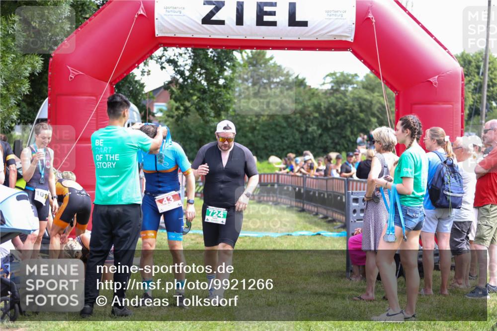 21.06.2026 - 29. Vierlanden-Triathlon Andreas Tolksdorf http://msf.ph/oto/9921266 21.06.2026 13:28:08 Ziel 724, 1020 meine-sportfotos.de