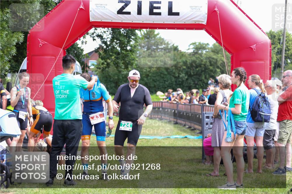 21.06.2026 - 29. Vierlanden-Triathlon Andreas Tolksdorf http://msf.ph/oto/9921268 21.06.2026 13:28:08 Ziel 724, 1020 meine-sportfotos.de