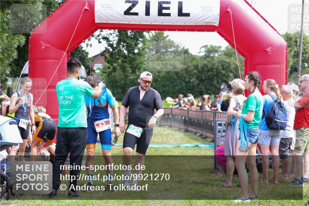 21.06.2026 - 29. Vierlanden-Triathlon Andreas Tolksdorf http://msf.ph/oto/9921270 21.06.2026 13:28:08 Ziel 724, 1020 meine-sportfotos.de