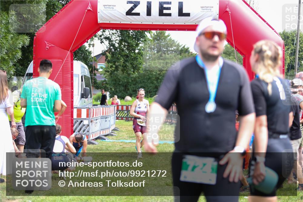 21.06.2026 - 29. Vierlanden-Triathlon Andreas Tolksdorf http://msf.ph/oto/9921272 21.06.2026 13:28:16 Ziel 835, 1020 meine-sportfotos.de
