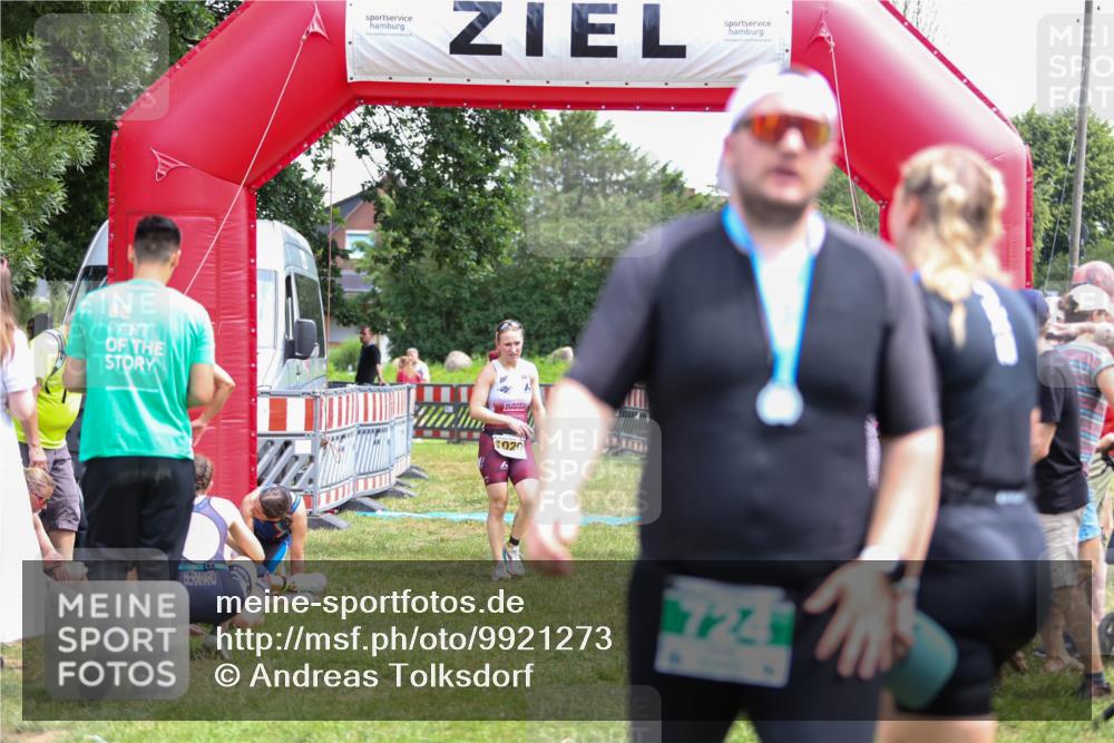 21.06.2026 - 29. Vierlanden-Triathlon Andreas Tolksdorf http://msf.ph/oto/9921273 21.06.2026 13:28:16 Ziel 835, 1020 meine-sportfotos.de