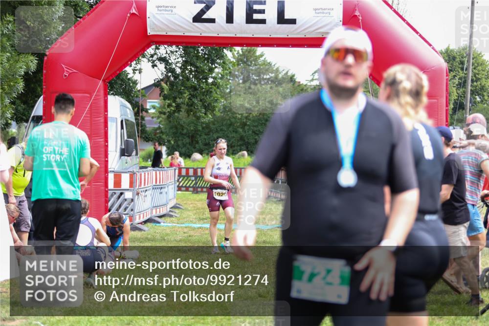 21.06.2026 - 29. Vierlanden-Triathlon Andreas Tolksdorf http://msf.ph/oto/9921274 21.06.2026 13:28:16 Ziel 835, 1020 meine-sportfotos.de