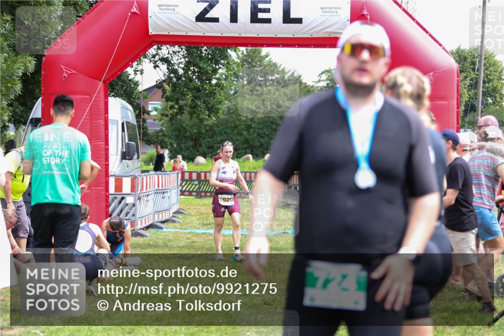 21.06.2026 - 29. Vierlanden-Triathlon Andreas Tolksdorf http://msf.ph/oto/9921275 21.06.2026 13:28:16 Ziel 835, 1020 meine-sportfotos.de