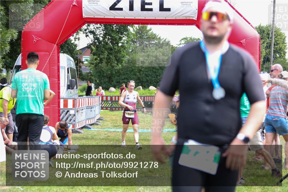 21.06.2026 - 29. Vierlanden-Triathlon Andreas Tolksdorf http://msf.ph/oto/9921278 21.06.2026 13:28:16 Ziel 835, 1020 meine-sportfotos.de