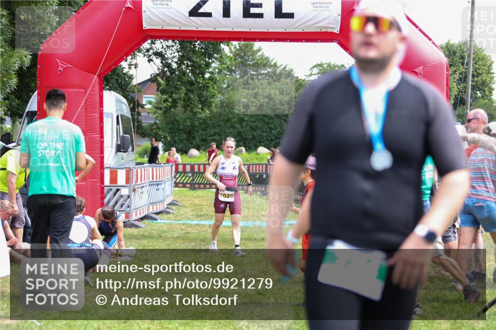 21.06.2026 - 29. Vierlanden-Triathlon Andreas Tolksdorf http://msf.ph/oto/9921279 21.06.2026 13:28:17 Ziel 835, 1020 meine-sportfotos.de