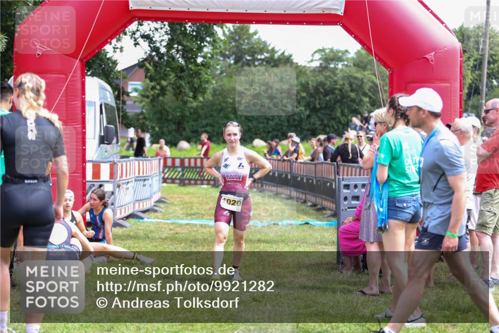 21.06.2026 - 29. Vierlanden-Triathlon Andreas Tolksdorf http://msf.ph/oto/9921282 21.06.2026 13:28:19 Ziel 684, 835 meine-sportfotos.de