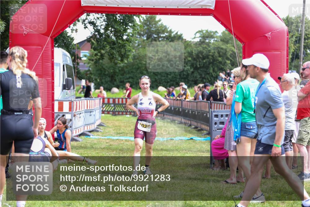 21.06.2026 - 29. Vierlanden-Triathlon Andreas Tolksdorf http://msf.ph/oto/9921283 21.06.2026 13:28:19 Ziel 684, 835 meine-sportfotos.de
