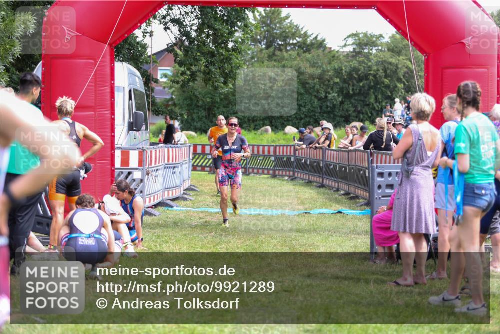 21.06.2026 - 29. Vierlanden-Triathlon Andreas Tolksdorf http://msf.ph/oto/9921289 21.06.2026 13:28:28 Ziel 38, 684, 835, 1009 meine-sportfotos.de