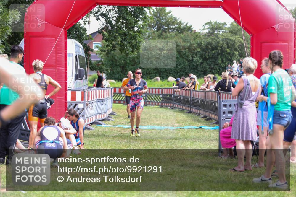 21.06.2026 - 29. Vierlanden-Triathlon Andreas Tolksdorf http://msf.ph/oto/9921291 21.06.2026 13:28:28 Ziel 38, 684, 835, 1009 meine-sportfotos.de