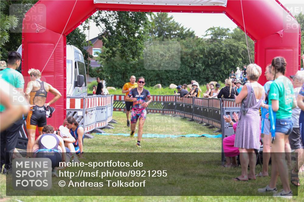 21.06.2026 - 29. Vierlanden-Triathlon Andreas Tolksdorf http://msf.ph/oto/9921295 21.06.2026 13:28:28 Ziel 38, 684, 835, 1009 meine-sportfotos.de
