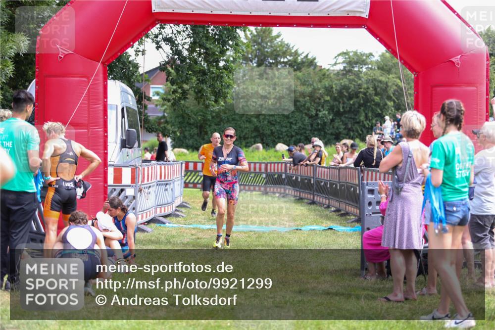21.06.2026 - 29. Vierlanden-Triathlon Andreas Tolksdorf http://msf.ph/oto/9921299 21.06.2026 13:28:28 Ziel 38, 684, 835, 1009 meine-sportfotos.de
