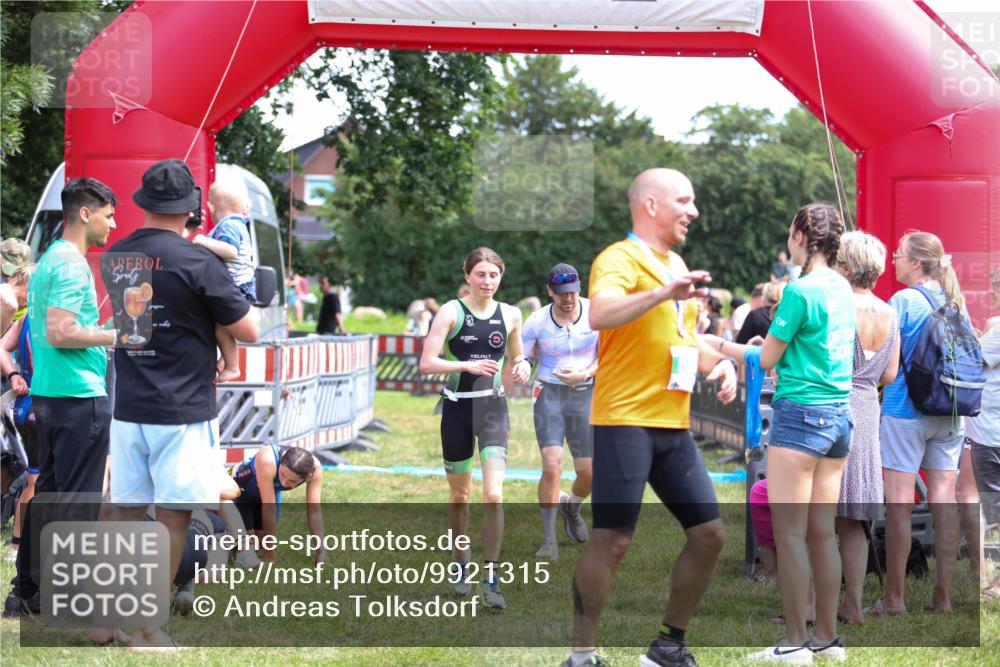 21.06.2026 - 29. Vierlanden-Triathlon Andreas Tolksdorf http://msf.ph/oto/9921315 21.06.2026 13:28:39 Ziel 38, 707, 827, 1009 meine-sportfotos.de