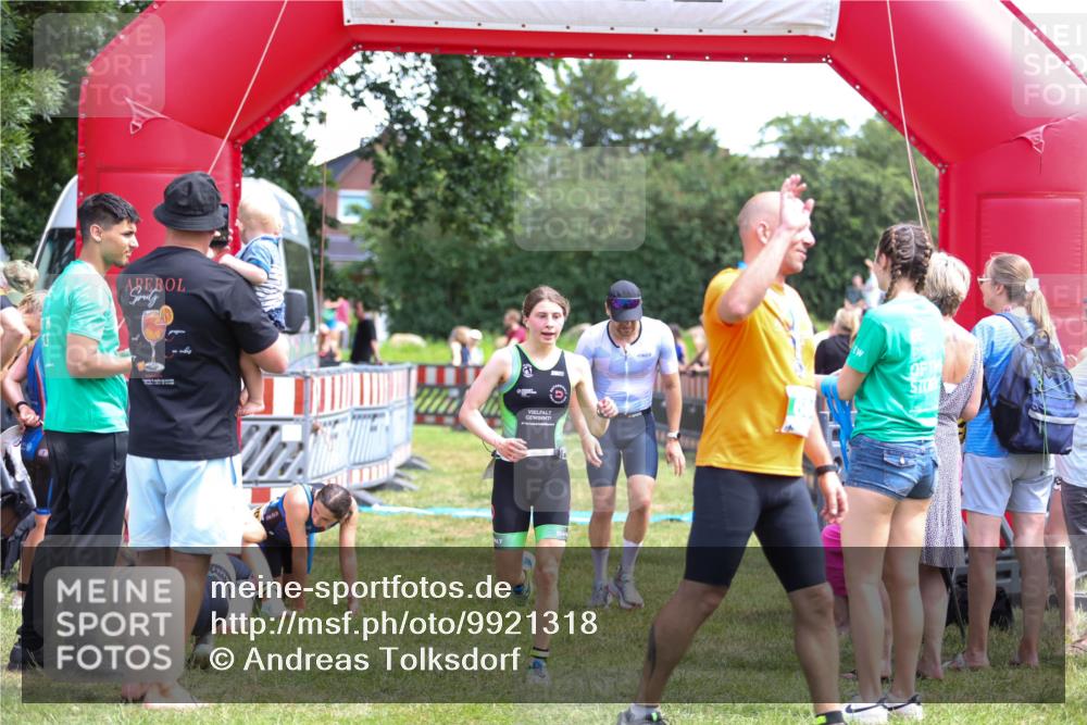 21.06.2026 - 29. Vierlanden-Triathlon Andreas Tolksdorf http://msf.ph/oto/9921318 21.06.2026 13:28:39 Ziel 38, 707, 827, 1009 meine-sportfotos.de