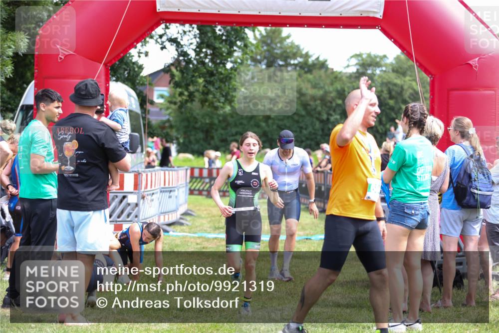 21.06.2026 - 29. Vierlanden-Triathlon Andreas Tolksdorf http://msf.ph/oto/9921319 21.06.2026 13:28:39 Ziel 38, 707, 827, 1009 meine-sportfotos.de