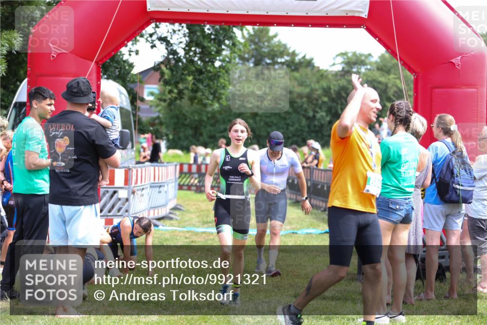 21.06.2026 - 29. Vierlanden-Triathlon Andreas Tolksdorf http://msf.ph/oto/9921321 21.06.2026 13:28:39 Ziel 38, 707, 827, 1009 meine-sportfotos.de