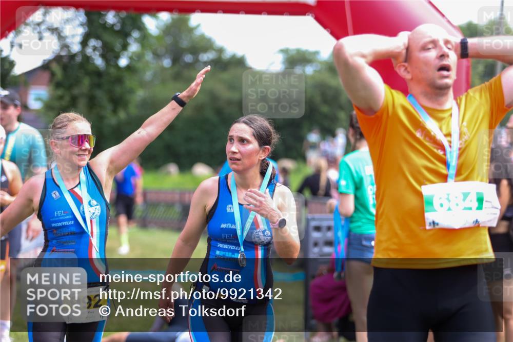 21.06.2026 - 29. Vierlanden-Triathlon Andreas Tolksdorf http://msf.ph/oto/9921342 21.06.2026 13:29:00 Ziel 648, 746, 901, 1004 meine-sportfotos.de