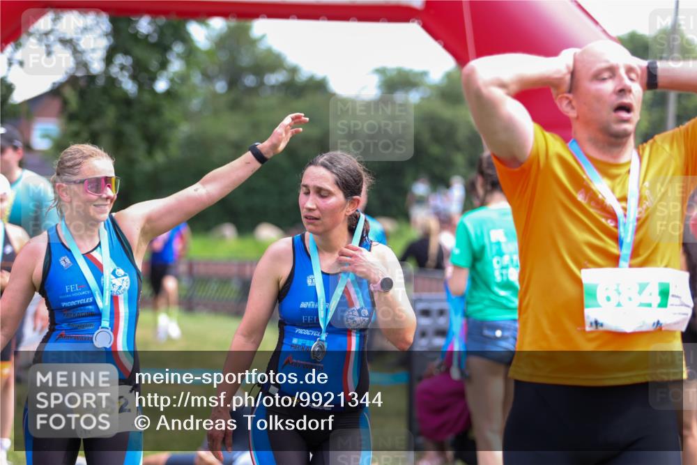 21.06.2026 - 29. Vierlanden-Triathlon Andreas Tolksdorf http://msf.ph/oto/9921344 21.06.2026 13:29:00 Ziel 648, 746, 901, 1004 meine-sportfotos.de