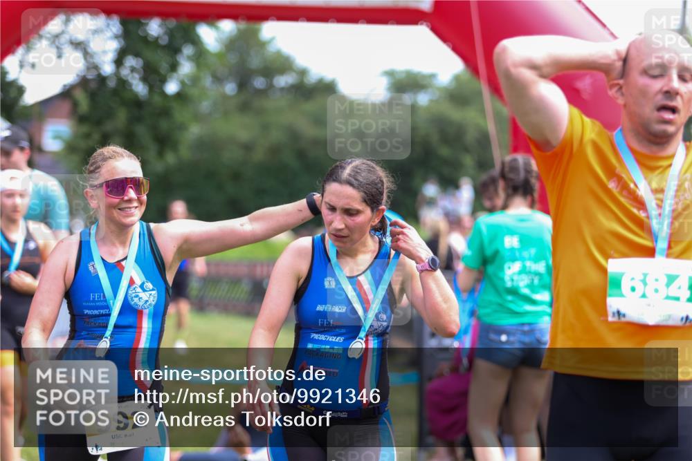 21.06.2026 - 29. Vierlanden-Triathlon Andreas Tolksdorf http://msf.ph/oto/9921346 21.06.2026 13:29:00 Ziel 648, 746, 901, 1004 meine-sportfotos.de