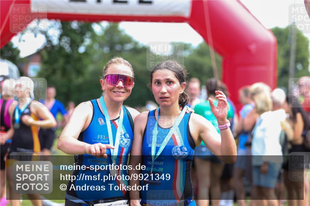 21.06.2026 - 29. Vierlanden-Triathlon Andreas Tolksdorf http://msf.ph/oto/9921349 21.06.2026 13:29:01 Ziel 648, 746, 901, 1004 meine-sportfotos.de