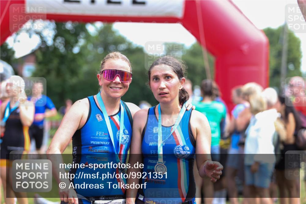 21.06.2026 - 29. Vierlanden-Triathlon Andreas Tolksdorf http://msf.ph/oto/9921351 21.06.2026 13:29:01 Ziel 648, 746, 901, 1004 meine-sportfotos.de