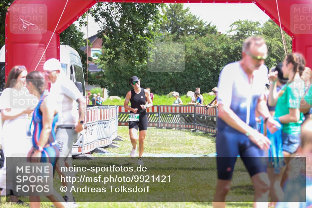21.06.2026 - 29. Vierlanden-Triathlon Andreas Tolksdorf http://msf.ph/oto/9921421 21.06.2026 13:31:02 Ziel 887 meine-sportfotos.de