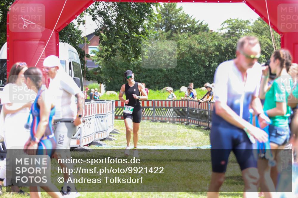 21.06.2026 - 29. Vierlanden-Triathlon Andreas Tolksdorf http://msf.ph/oto/9921422 21.06.2026 13:31:02 Ziel 887 meine-sportfotos.de