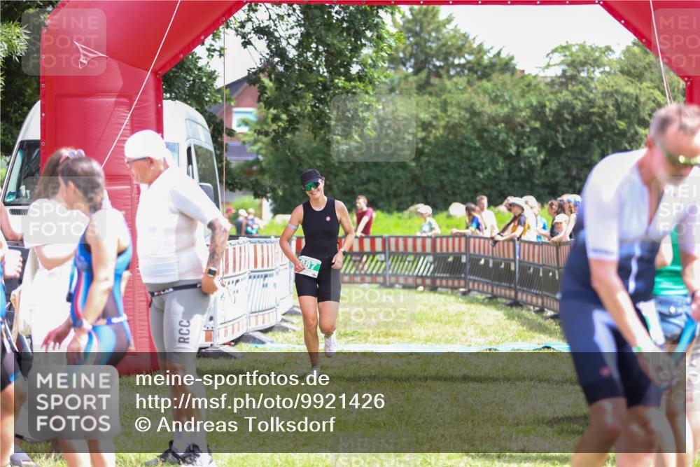21.06.2026 - 29. Vierlanden-Triathlon Andreas Tolksdorf http://msf.ph/oto/9921426 21.06.2026 13:31:02 Ziel 887 meine-sportfotos.de