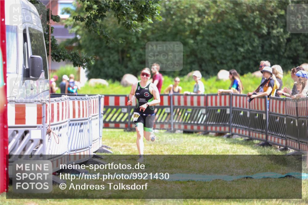21.06.2026 - 29. Vierlanden-Triathlon Andreas Tolksdorf http://msf.ph/oto/9921430 21.06.2026 13:31:17 Ziel 1007 meine-sportfotos.de