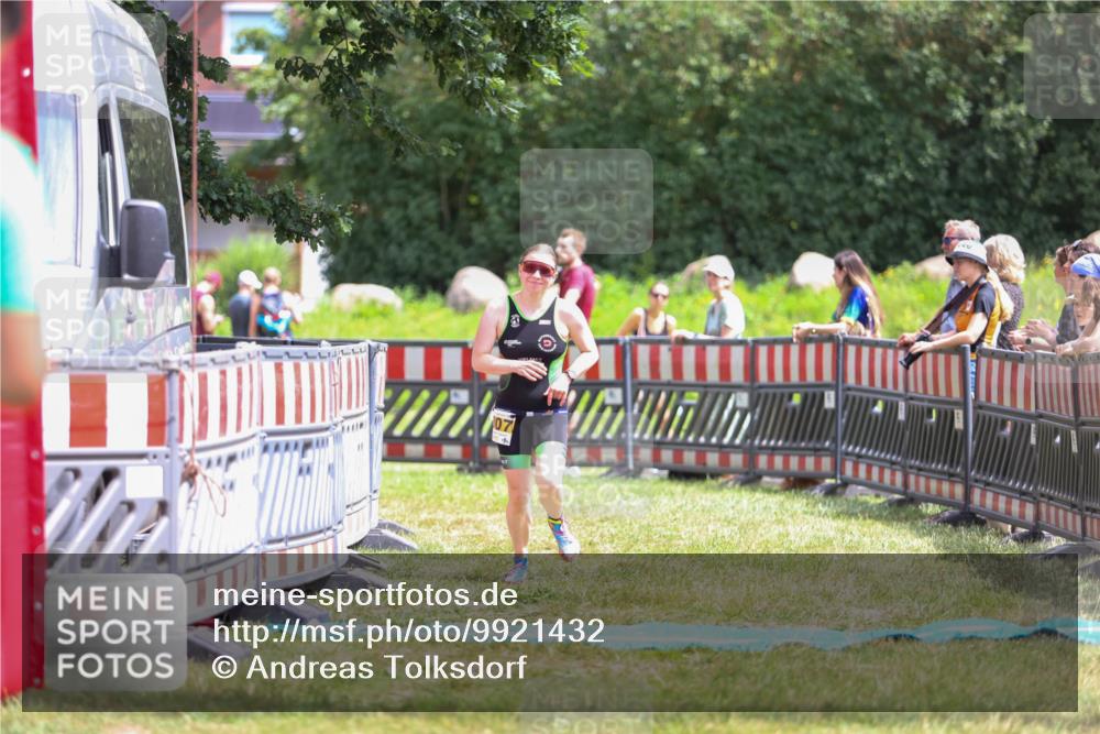 21.06.2026 - 29. Vierlanden-Triathlon Andreas Tolksdorf http://msf.ph/oto/9921432 21.06.2026 13:31:17 Ziel 1007 meine-sportfotos.de