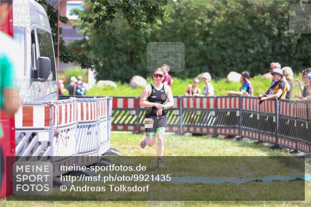 21.06.2026 - 29. Vierlanden-Triathlon Andreas Tolksdorf http://msf.ph/oto/9921435 21.06.2026 13:31:17 Ziel 1007 meine-sportfotos.de
