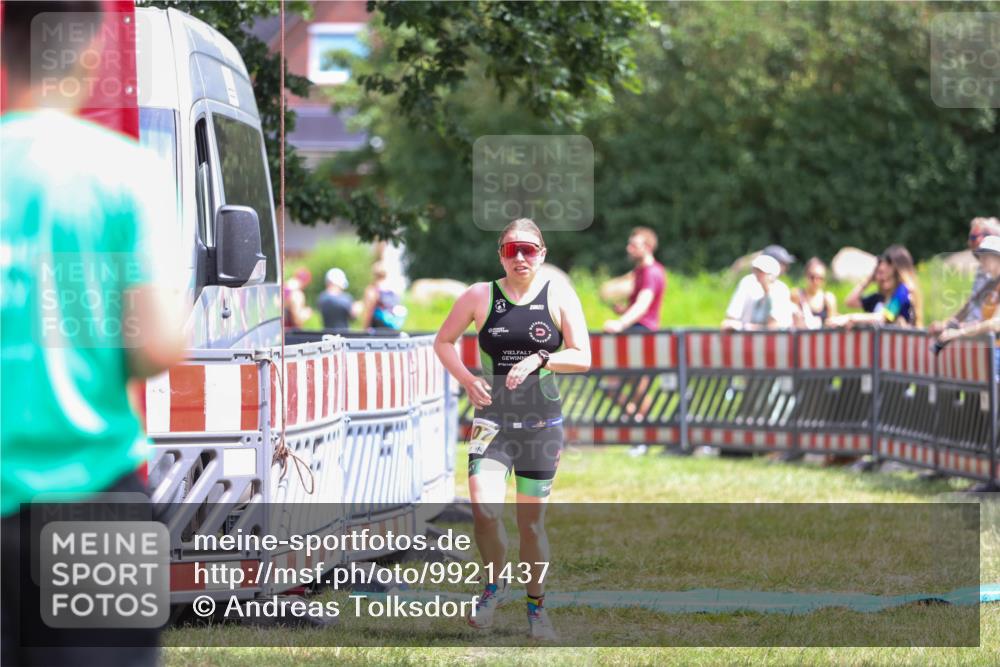 21.06.2026 - 29. Vierlanden-Triathlon Andreas Tolksdorf http://msf.ph/oto/9921437 21.06.2026 13:31:18 Ziel 1007, 1016 meine-sportfotos.de