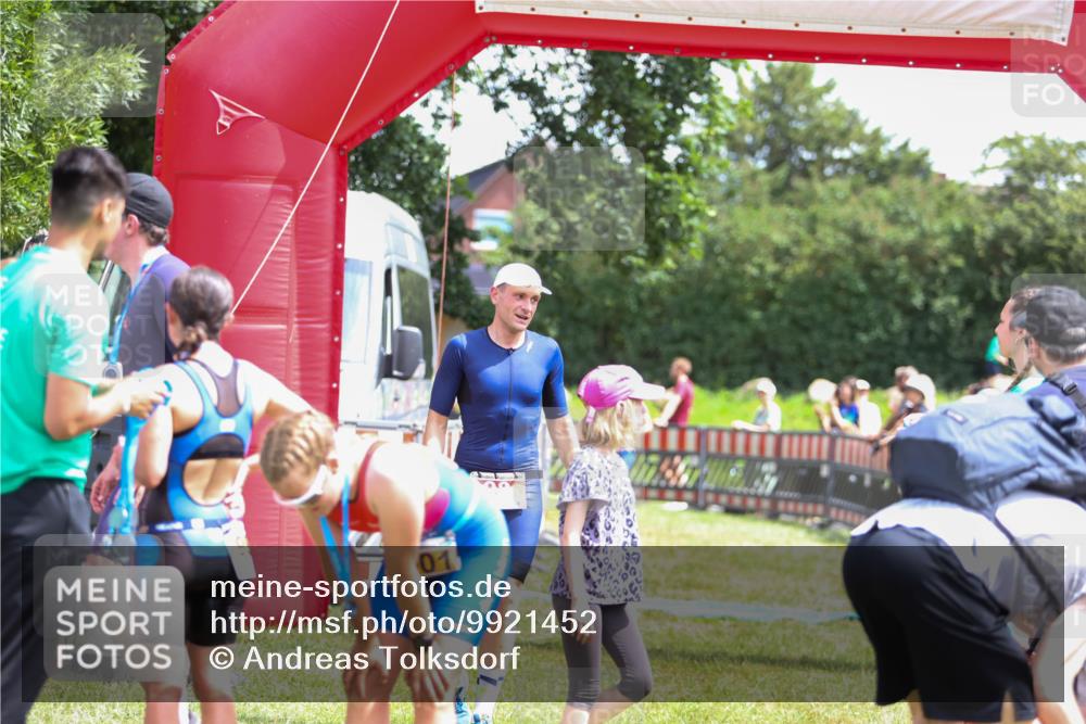 21.06.2026 - 29. Vierlanden-Triathlon Andreas Tolksdorf http://msf.ph/oto/9921452 21.06.2026 13:31:45 Ziel 98, 163, 999, 1021 meine-sportfotos.de