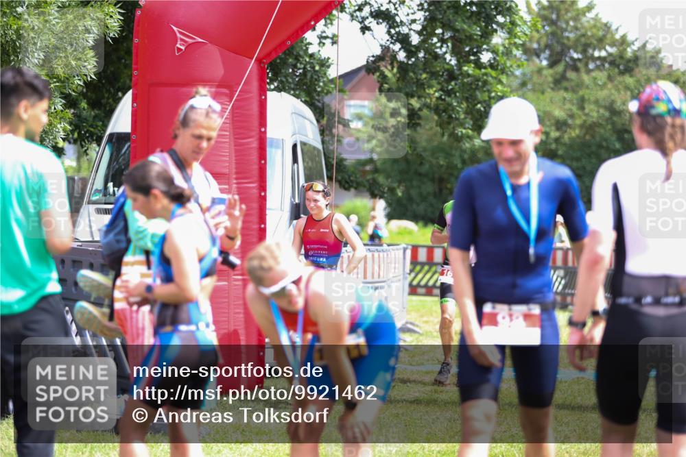 21.06.2026 - 29. Vierlanden-Triathlon Andreas Tolksdorf http://msf.ph/oto/9921462 21.06.2026 13:31:52 Ziel 163, 999, 1021 meine-sportfotos.de