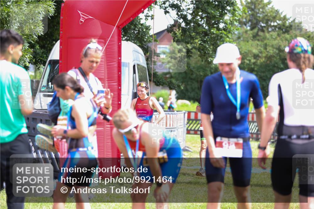 21.06.2026 - 29. Vierlanden-Triathlon Andreas Tolksdorf http://msf.ph/oto/9921464 21.06.2026 13:31:52 Ziel 163, 999, 1021 meine-sportfotos.de