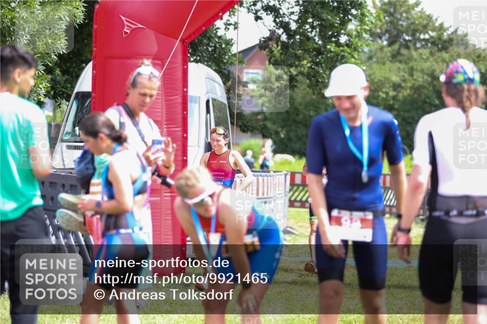 21.06.2026 - 29. Vierlanden-Triathlon Andreas Tolksdorf http://msf.ph/oto/9921465 21.06.2026 13:31:52 Ziel 163, 999, 1021 meine-sportfotos.de