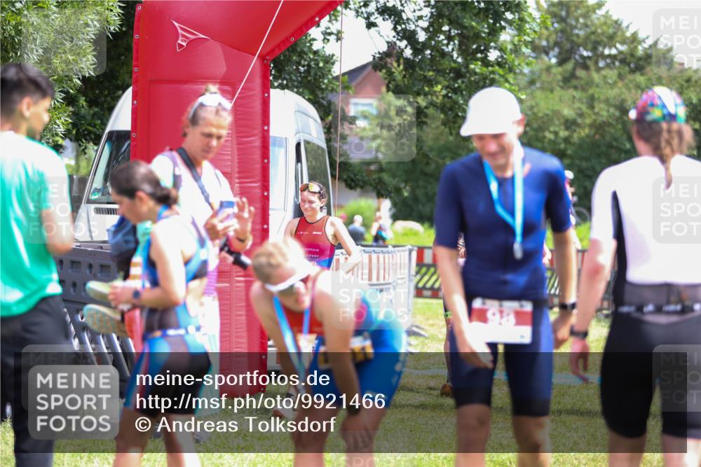 21.06.2026 - 29. Vierlanden-Triathlon Andreas Tolksdorf http://msf.ph/oto/9921466 21.06.2026 13:31:52 Ziel 163, 999, 1021 meine-sportfotos.de