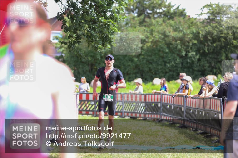 21.06.2026 - 29. Vierlanden-Triathlon Andreas Tolksdorf http://msf.ph/oto/9921477 21.06.2026 13:32:10 Ziel 636, 987 meine-sportfotos.de