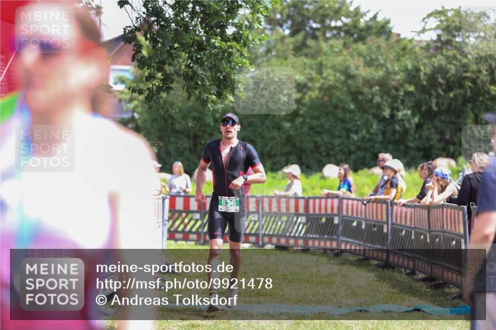 21.06.2026 - 29. Vierlanden-Triathlon Andreas Tolksdorf http://msf.ph/oto/9921478 21.06.2026 13:32:10 Ziel 636, 987 meine-sportfotos.de