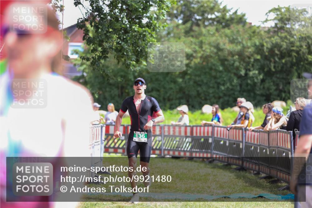 21.06.2026 - 29. Vierlanden-Triathlon Andreas Tolksdorf http://msf.ph/oto/9921480 21.06.2026 13:32:10 Ziel 636, 987 meine-sportfotos.de