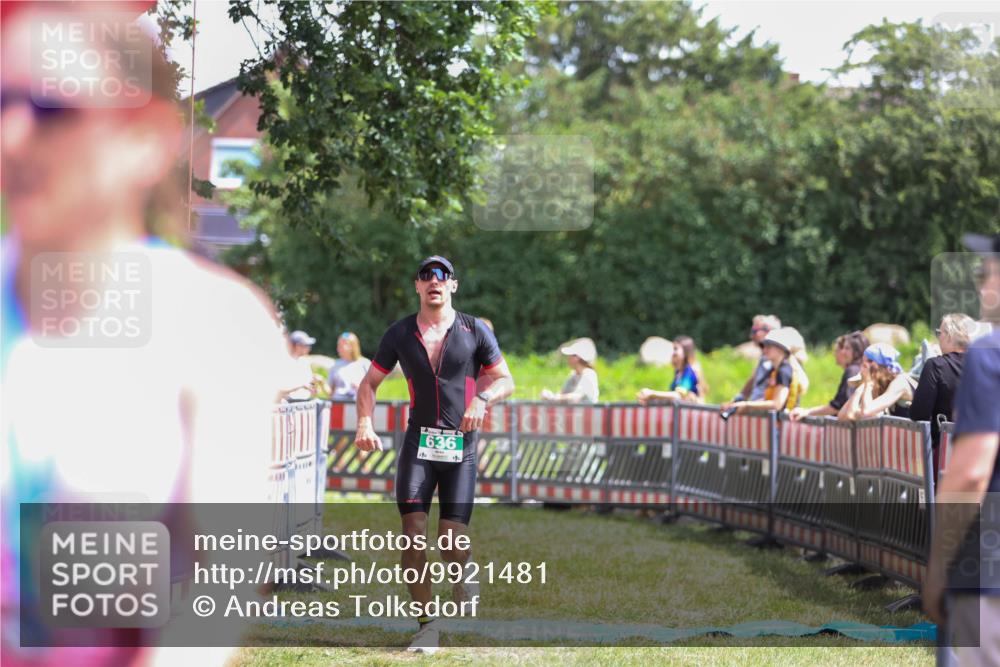 21.06.2026 - 29. Vierlanden-Triathlon Andreas Tolksdorf http://msf.ph/oto/9921481 21.06.2026 13:32:10 Ziel 636, 987 meine-sportfotos.de