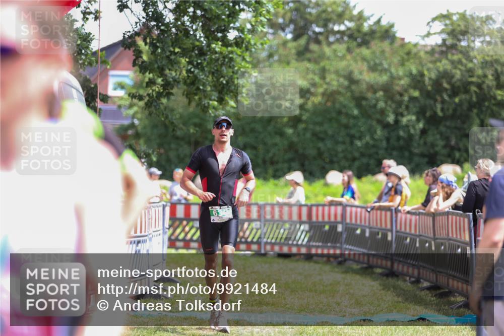 21.06.2026 - 29. Vierlanden-Triathlon Andreas Tolksdorf http://msf.ph/oto/9921484 21.06.2026 13:32:11 Ziel 636, 987 meine-sportfotos.de