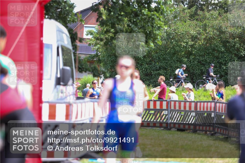 21.06.2026 - 29. Vierlanden-Triathlon Andreas Tolksdorf http://msf.ph/oto/9921491 21.06.2026 13:32:25 Ziel 769, 804, 900, 987, 1003, 1010 meine-sportfotos.de