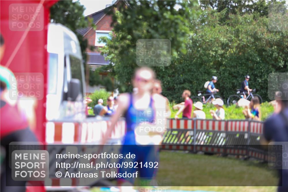 21.06.2026 - 29. Vierlanden-Triathlon Andreas Tolksdorf http://msf.ph/oto/9921492 21.06.2026 13:32:25 Ziel 769, 804, 900, 987, 1003, 1010 meine-sportfotos.de