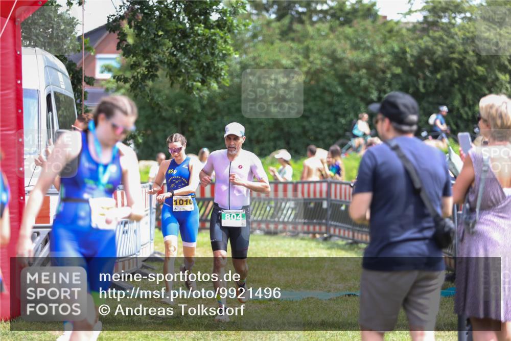 21.06.2026 - 29. Vierlanden-Triathlon Andreas Tolksdorf http://msf.ph/oto/9921496 21.06.2026 13:32:29 Ziel 683, 769, 804, 900, 986, 1003, 1010 meine-sportfotos.de