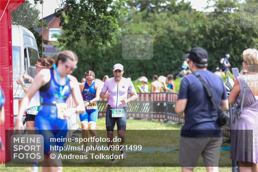 21.06.2026 - 29. Vierlanden-Triathlon Andreas Tolksdorf http://msf.ph/oto/9921499 21.06.2026 13:32:29 Ziel 683, 769, 804, 900, 986, 1003, 1010 meine-sportfotos.de