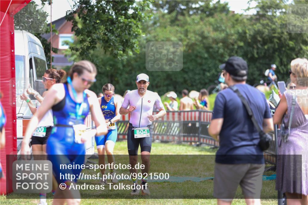 21.06.2026 - 29. Vierlanden-Triathlon Andreas Tolksdorf http://msf.ph/oto/9921500 21.06.2026 13:32:29 Ziel 683, 769, 804, 900, 986, 1003, 1010 meine-sportfotos.de