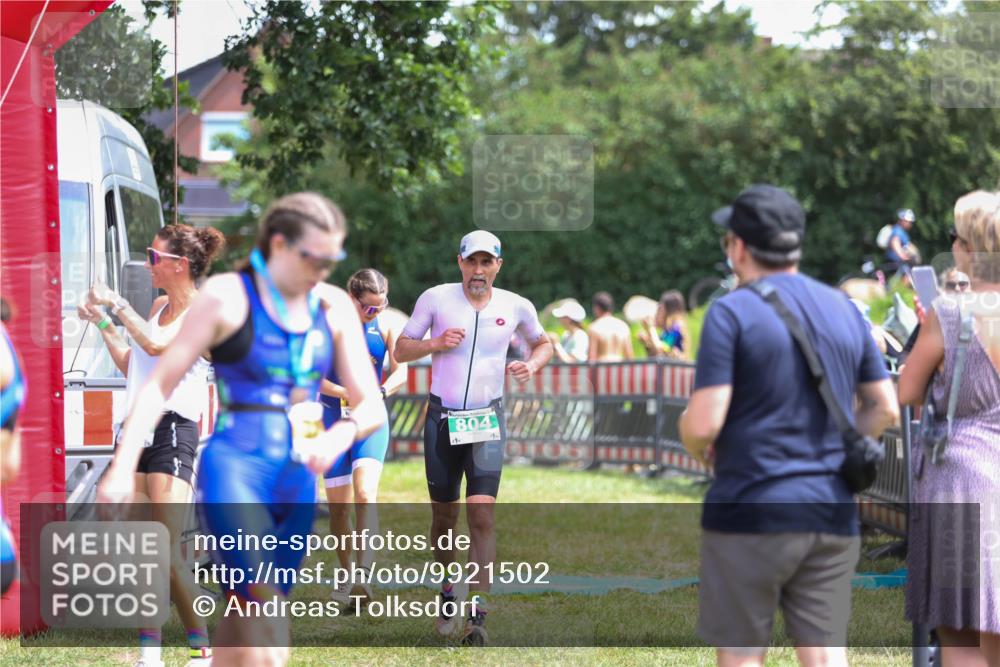 21.06.2026 - 29. Vierlanden-Triathlon Andreas Tolksdorf http://msf.ph/oto/9921502 21.06.2026 13:32:29 Ziel 683, 769, 804, 900, 986, 1003, 1010 meine-sportfotos.de